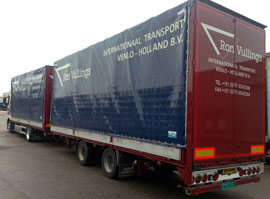 Internationaal transport vrachtwagen zijkant