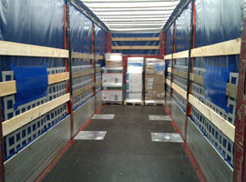 Internationaal transport vrachtwagen binnen