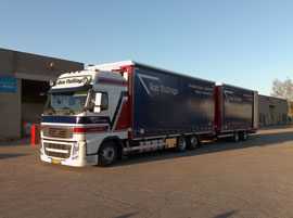 Ron Vullings transport transport vrachtwagen met oplegger