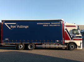 Ron Vullings transport vrachtwagen zijkant oplegger